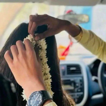 *کوئی بھی انسان اتنا خوبصورت نہیں ہوتا*
*جتنا،اس کا چاہنے والا اسے بنا دیتا ہے