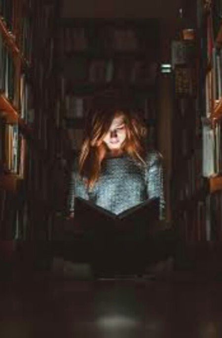 میری زندگی کی کتاب کا ہر ورق ہے یوں سجا ہوا ٠٠٠سرِ ابتدا سرِ انتہا صرف تیرا نام بس لکھا ہوا