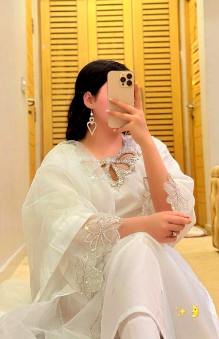 مجھ کو تیری نہ تجھے میری خبر جائے گی
عید اب کے بھی دبے پاؤں گزر جائے گی...