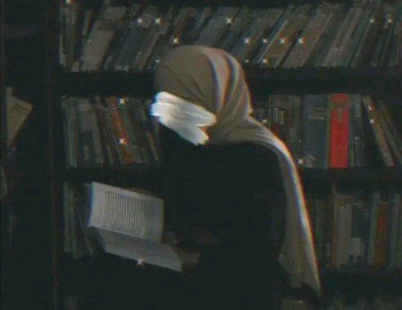 سمجھدار لوگ ہر جنگ نہیں جیتتے ،وہ غیر ضروری جنگیں چھوڑ دیتے ہیں ~🤍