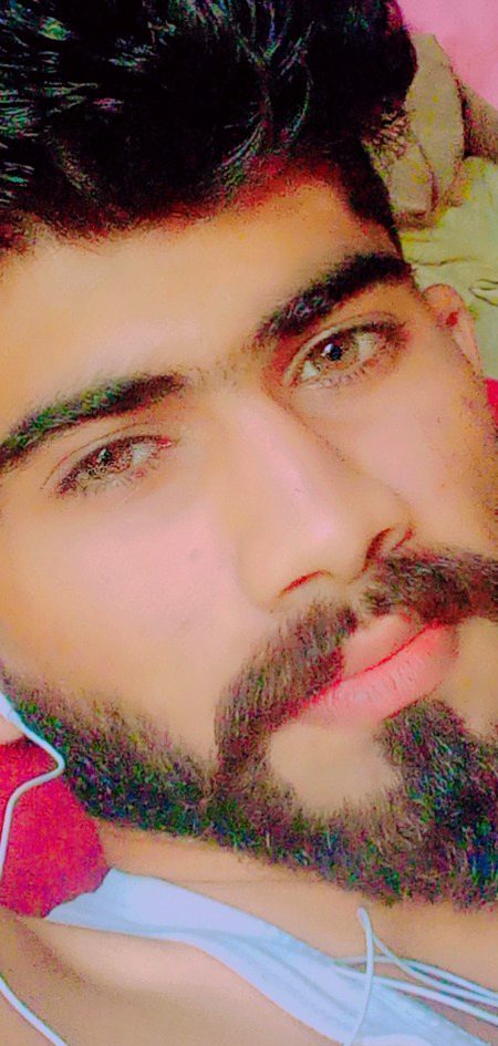 *اور ہم جیسے لوگ تو ہر کسی کے لیے اضافی ہی رہیں ہیں!🥀🖤*