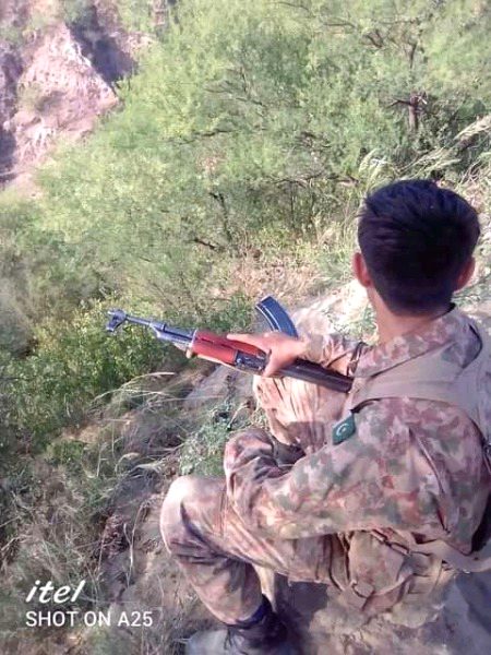 Mausam ki nazakat hai Hasraton ne pukara hai Kaise kahen ke kitna miss karte hain Yeh sms usi yaad ka ek ishara hai...