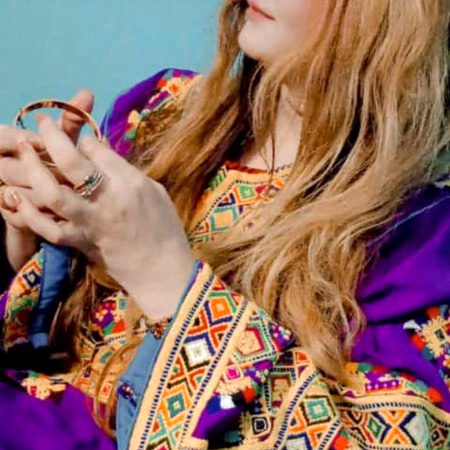 مت کرنا بلوچ لڑکیوں سے محبت کیوں آپ انکے کپڑوں کا ایک جوڑا بھی نہیں خرید سکتے نخرے خاک اٹھاؤ گے🙈🙈🙈