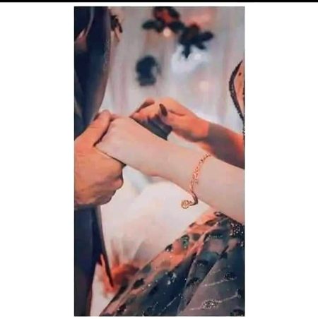 رضائے یار پہ _____ خواہش کو وارنے والے
عجب سخی ہیں __ محبت میں ہارنے والے!