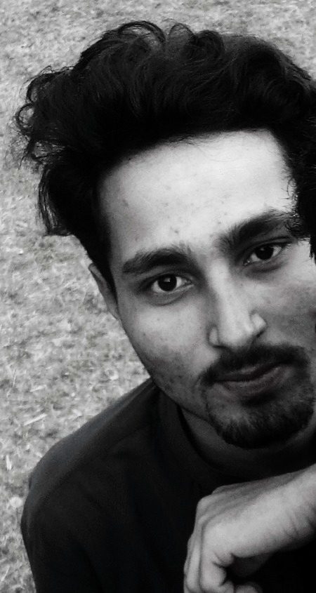 ایک احساس تیرے دل میں جگانے کے لیے 
بات کرتے ہوئے مر جائیں تو کیسا ہوگا 🔥