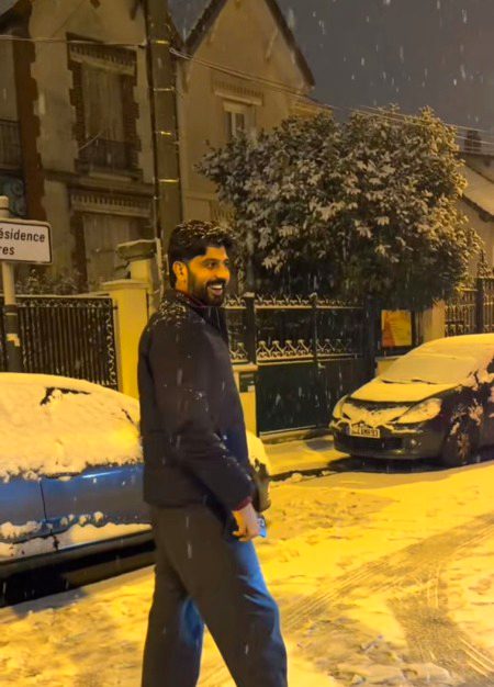 ہر بلا سے رہے تو سلامت۔۔۔۔۔
۔۔۔۔دن جوانی کے آۓ ہوئے ہیں