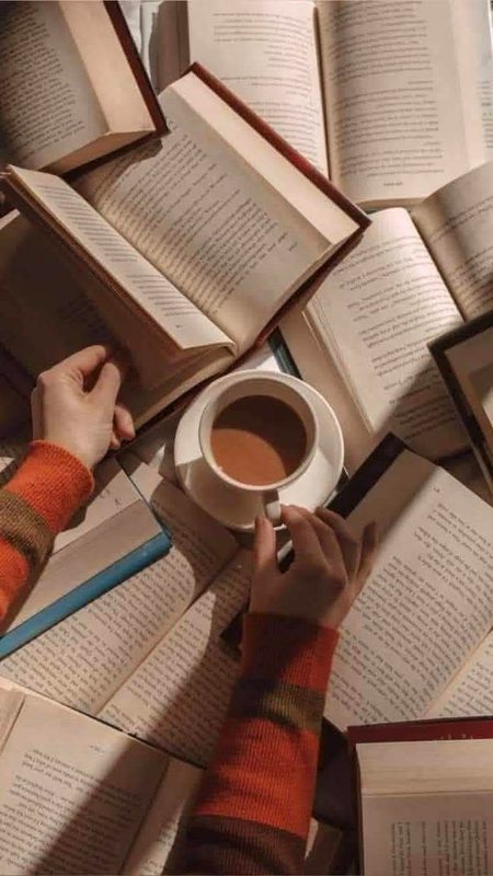 ضروریاتِ زندگی میں سے،
چائے بڑی ضرورت ہے ہماری☕،،،