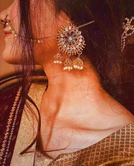 وہ اس قدر ماہ جبیں چہرہ ہے کہ اسے
دیکھ کر محبت نہ ہو تو اسکی توہین ٹھہرے۔۔۔!
##SúFÍ