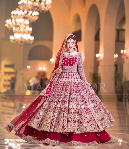 کتنا چاہنا پڑتا ہے ایک انسان کو....! کہ وہ سوا کسی اور کو نہ چاہے🔥
