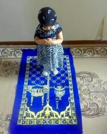 Kitni quite bchi ha na Allah sbko is bchi jesa nmazi bnate ameen