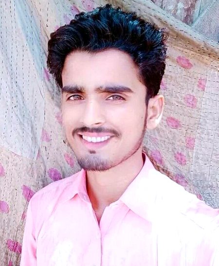 اداسیاں پہرا دیتی ہیں ہمارے چہرے پہ
تیرے جانے کے بعد مسکرانا عذاب لگتا ہے