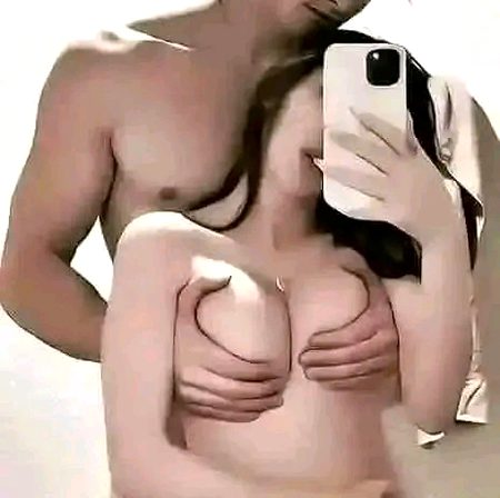 میں 
بس اتنا چاہتا ہوں کہ 
میرے ہونٹ ہوں 
اور 
تمہارے ہونٹ 
میرے ہاتھ ہوں اور 
تمہارا سینہ 
میرے کان ہوں اور تمہاری 
دھڑکن 
میرے بازو ہوں 
اور تمہارا وجود