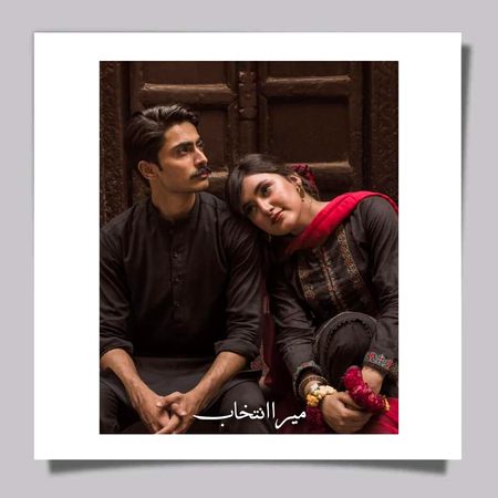 کندے پر رکھی
جانے والی ہر چیز بوجھ ہوتی ہے
سوائے محبوب کے سر کے 🥀🖤🔥