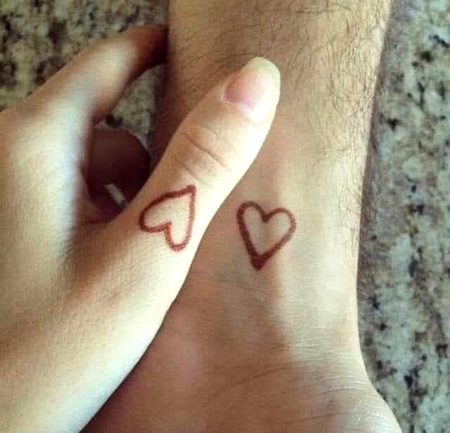 عجیب لمس ہے اسکا , مری کلائ پر 
وہ دل بناتا ہے اور دل دھڑکنے لگتا ہے🔥 Mahii 💔