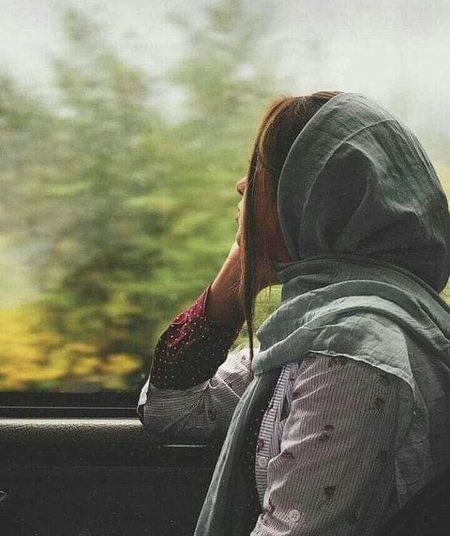 " کسی نے پوچھا کہ اُس کی باتوں پہ تم نے یقین کیسے کر لیا... تو میں خاموشی اختیار کر لی کیونکہ اسے کیسے کہتی کہ وہ بیوفا ہر بات پہ انشاءاللہ کہتا تھا !!" 🔥💔