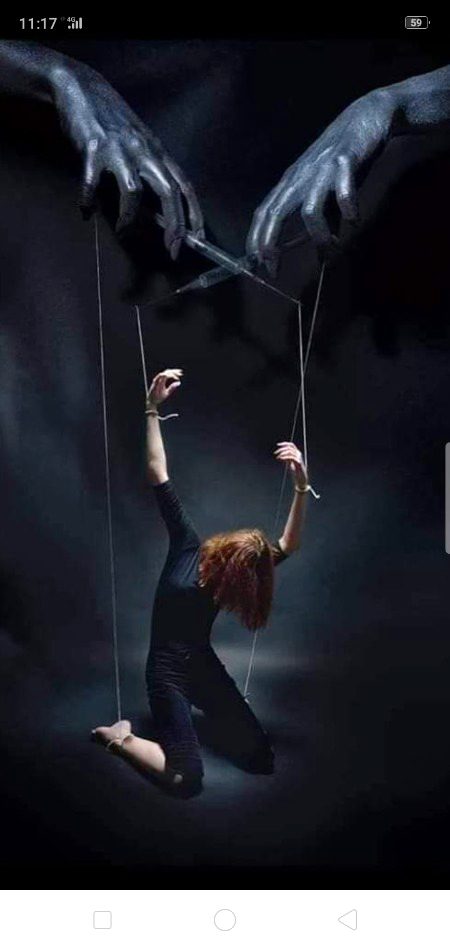 تیرے جیسے تو۔گلا گھونٹ دیا کرتے ہیں
عشق مجھ ایسوں کی صحبت میں جواں ہوتا ہے🔥 MAHii 💔