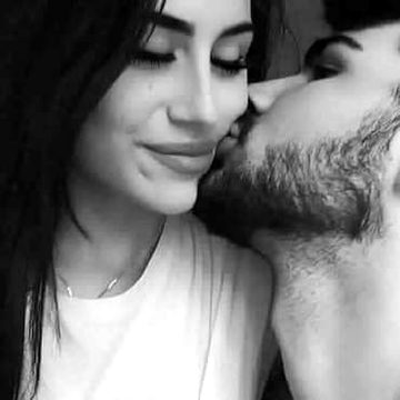 یہی اک بات دسمبر کی بہت ہی خاص لگتی تھی
ہوائیں سرد ہوتی ہیں اور چائے کی پیاس لگتی تھی☕♨️