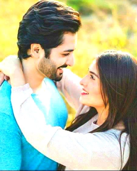 Miyan biwi may mohabbat barhanay k liye
Shohar aur biwi k darmayan mohabbat barhanay k liye aur larai jhagra khatam karnay k liye 28 din tak dono me se koi ek shaks 108 dafa parh kr dua kare
“Ha Ya Haqqu Bihaqqi Tankafeel”
حا ياحق بحق تنكفيل
Miya Biwi Mein Mohabbat Ka Wazifa:
Ya Wadoodo 1000 bar khane par parh kar biwi ke sath khana khaye to miya biwi mein be panah mohabat hogi or sath hi Allah Azzawojal or Rasool Allah (Peace Be Upon Him) ki mohabbat se dil sarshar hoga.
Shohar Ki Narazgi Ka Wazifa:
Jis aurat ka khawand naraz ho, wo Para 2, Surah Baqara, Ayat # 165 ko sheerni par 21 martaba parh kar dam kar ke shohar ko khilaye, Insha Allah miya biwi mein mohabbat barhe gi. Talib E dua apka sasta
