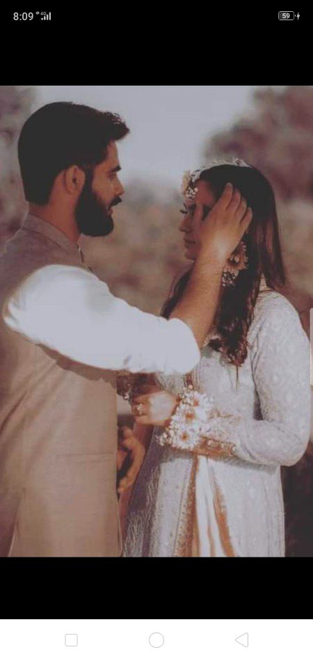 نہ جب تک اے عدم وہ زُلف و رُخ تائید فرمائیں.
گُـمـانِ صُــبح کیـا ہـوگـا،یقـینِ شـام کیـا ہـو گـا🔥 Mahii 💔