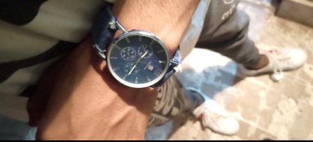 سارا شہر شناسائی کا،
دعویدار تو ہے لیکن،
کون ہمارا اپنا ہے،
وقت ملا تو سوچیں گے