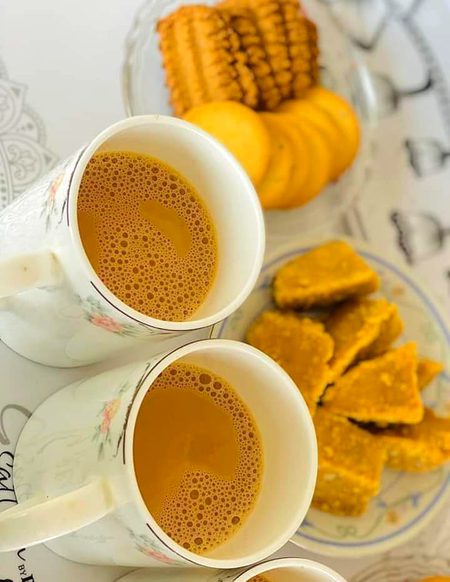 بھول کر سبھی رنجشیں ہم بھی
آجاو نہ ساتھ میں چائے پیتے ہیں
🦋