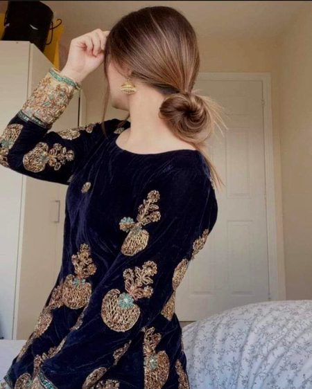 تمھیں بھی کہاں آیا پھر منانے کا ہنر 💖
تم  ملنے بھی  آئی تو  بال  باندھ  کر💝