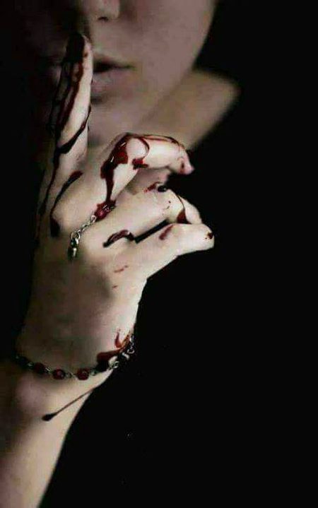 اُداس  
یونہی بے فیض سی بے کار سی دنیا میں ہمیں
جینا پڑتا ھے کہ_ ماؤں کے کلیجے نہ پھٹیں
💔