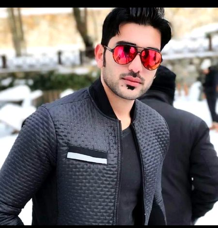 خوبصورتی معنی نہیں رکھتی جناب..
اخلاق بہترین ہونا چاہیے