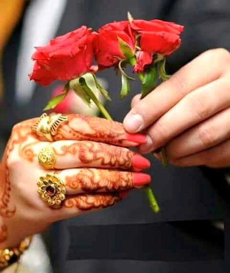 اس چمن کو کبھی صحرا نہیں ہونے دوں گا 
مَر مِٹوں گا کبھی ایسا نہیں ہونے دوں گا
تُو اگر میرا نہیں ہے تو مجھے بھی ضد ہے
میں تجھے بھی کبھی تیرا نہیں ہونے دوں گا 
رت جگوں نے مری آنکھوں کی بصارت لے لی
دل ِ بینا  تجھے اندھا نہیں ہونے دوں گا
دفن ہو جاٸیگا خود رات کی تاریکی میں
جو یہ کہتا ہے  سویرا نہیں ہونے دوں گا 
جب تلک بھی مری پلکوں پہ دٸیے روشن ہیں
اپنی نگری میں اندھیرا نہیں ہونے دوں گا