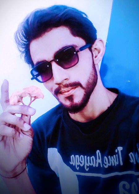 سنو ۔۔۔!!😍
تمہارے کمینٹ کے بغیر مجھے میری پوسٹ 
 گنجی گنجی لگتی ہے۔۔🤗🙈😹
A love,