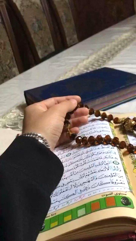 اِهْدِنَا الصِّرَاطَ الْمُسْتَقِيْمَ
🤍