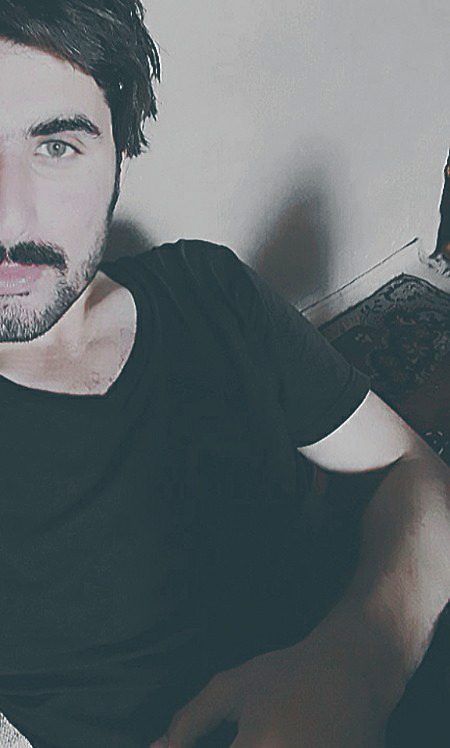 ناراض ہمیشہ خوشیاں ہی ہوتی ہے 
غموں کے اتنے نخرے نہیں ہوتے 
😊