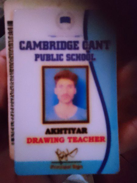 .q2 me koi fake NAHI hon ALLAH ka shukar hai me pics khud he banaya karta hon ye Mera school card hai I'm akhtiyar drawing teacher