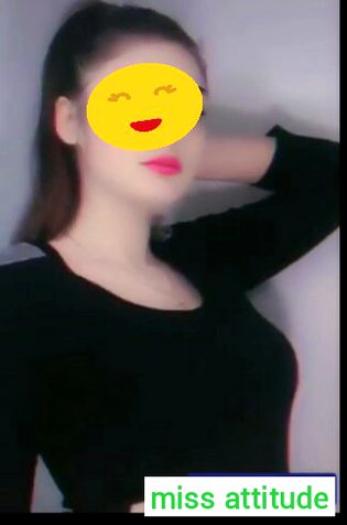 اس کی دوری نے چھین لی ہنسی مجھ سے 
 اور لوگ کہتے ہیں بہت سدھر گئ ہوں میں💔
💔🥺💔
Khushi💔😏