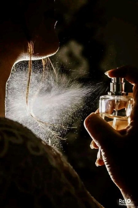 میں نے تمھیں گلے لگا کر کچھ حاصل نہیں کیا،
سواۓ اس خوشبو کے جو تمھارے سوا کسی کے پاس نہیں۔
💔🥀
