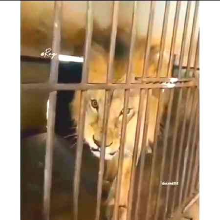 اوقات نہیں ہے آنکھ سے آنکھ ملانے کی۔ لوگ نام مٹانے کی بات کرتے ہیں