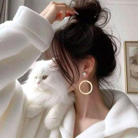 مجھ سے انا کچھ بھی کروا دیتی ہے
 پسندیدہ انسان سے نفرت بھی...!!🤧