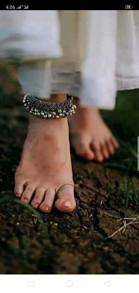 کہانی ختم کہاں ہوئی ہے 
ابھی تو تُم نے مُجھے مرحوم لکھنا ہے🔥 Mahii 💔