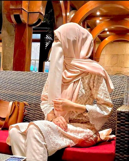 کہیں بھی رکھ دو خواہشوں کا انبار
دِل بیزار  کو اب کوئی تمنا ہی نہیں 🖤