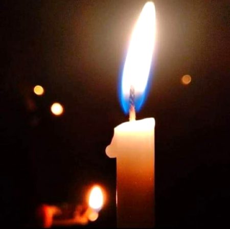 تنہائیوں میں سکون ہے دوست....😌💯
محفلوں میں دل ٹوٹ جاتے ہیں...💔