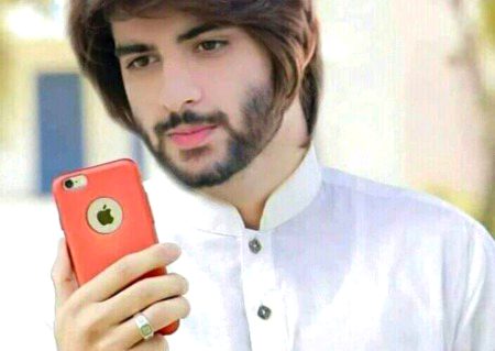 بے عیب چاہو تو فرشتوں سے نباہ کو لو
میں مسجود ملائک ہوں مجھے انسان ہی رہنے دو