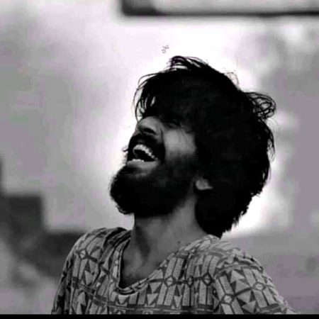 پڑ ھا ئی سوچ سمجھ کر چھوڑنا میرے دوستوں۔
کیونکہ کھوتا 29000کا
اور ریڑھی 18000کی ہو گئی ہے۔۔۔