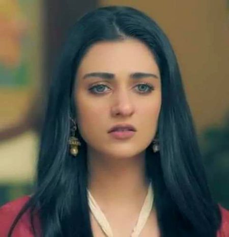 کسی کو بھولنا ایسا_ کہ جیسے جانتے نہ تھے..!!!
عجب ہے یوں محبت کا خود ہی انجام کر دینا..!!!💔Mushk