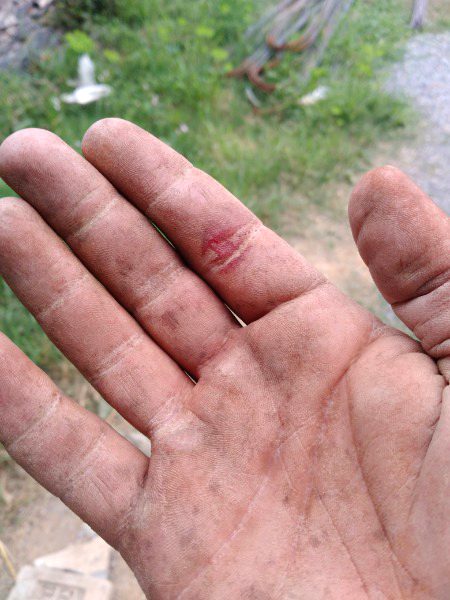 جس مشقت میں گزاری زندگی ہے
 تیرا مل جانا بھی اجرت نہیں ہے
 ZaRRaaR💔🥀