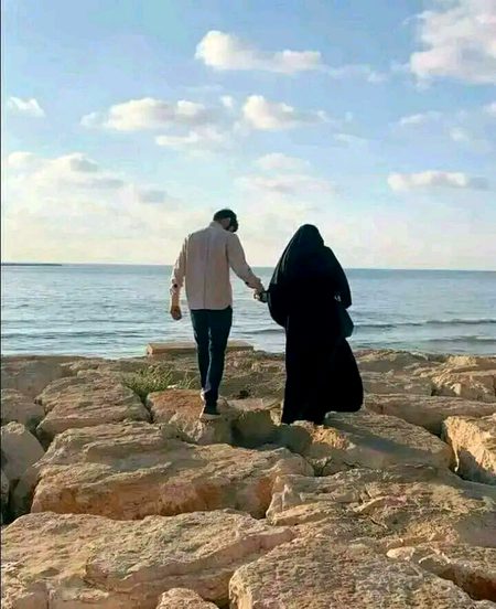 ✍️.*جس طرح مردوں کو "با حیا" عورتیں اچھی لگتی ہیں
اسی طرح عورتوں کو بھی "با کردار" مرد ہی اچھے لگتے ہیں ۔۔۔!!
🍃🔥💯