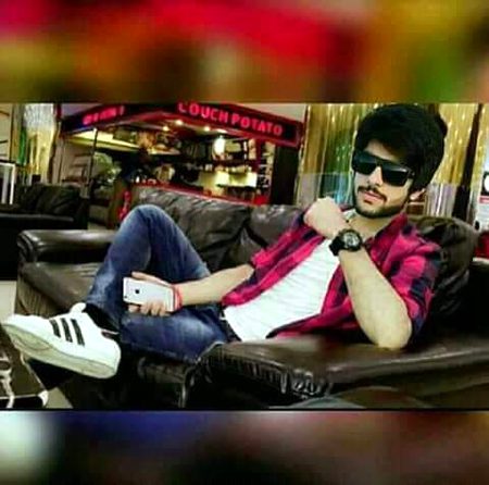 ﻣﯿﮟ ﺧﻮﺩ ﻏﺮﺽ ﺍﻭﺭ ﻣﮑﺎﺭ ﮨﻮﮞ . . . ﺁﭖ ﻣﺠﮭﮯ ﭨﮭﯿﮏ ﺳﮯ ﺟﺎﻧﺘﮯ ﮨﯿﮟ . . . ﺁﭘﮑﯽ ﺑﺎﺕ ﻣﯿﮟ ﻭﺯﻥ ﮨﮯ
,