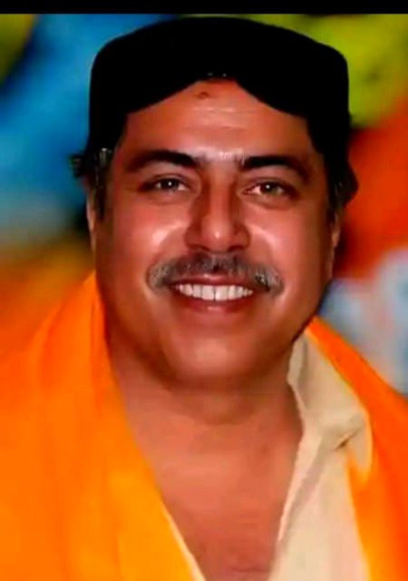 ڄميا ھن جھان ۾ ارڏا ڪي انسان 
امڙيون سڀ مھان پر قريشي ڄڻي ڪا ڪا ❤️
7 اپريل اُهو ڪارو ڏينھن آھي،
 جنھن ڏينھن بشير خان قريشي جي اوچتي وڇوڙي سنڌ جي دل کي ڏک سان ڀري ڇڏيو۔ اهو ڏينھن نه رڳو هڪ اڳواڻ جي وڃڻ جو ڏک ڏيندڙ لمحو هو، پر سڄي سنڌ لاءِ سوڳ جو ڏينهن بڻجي ويو۔ بشير خان قريشي هڪ بهادر، نڈر ۽ عوام دوست اڳواڻ هو، جنهن پنهنجي سڄي زندگي سنڌ جي حقن، سچ ۽ انصاف لاءِ وقف ڪري ڇڏي۔ هن هميشه مظلومن جو آواز بڻجي، ظلم ۽ ناانصافي خلاف بهادري سان ڳالهايو۔ سندس شهادت سنڌ جي ماڻهن لاءِ وڏو نقصان آهي، پر سندس سوچ، جدوجهد ۽ پيغام اڄ به زندہ آهي.