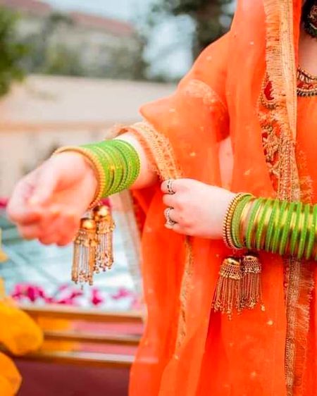 واللہ جب پہنے گی وہ عید کا جوڑا 💫😍💯zoya
جانی ہماری چھوڑو آئینے پرکیا بیتے گی 💖