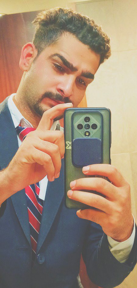 Un logun par tawajjoh dene ki zarurat hai k jab hum jeet jayen to woh talyan nahin bajatay...p1 ✌️✌️✌️ ❤️R___S❤️