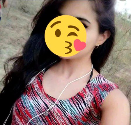 تھا کوئی جو میرے دل کو زخم دے گیا زندگی بھر رونے کی قسم دے گیا لاکھوں پھولوں میں سے ایک پھول چنا تھا میں نے جو کانٹوں سے بھی گہرا زخم دے گیا